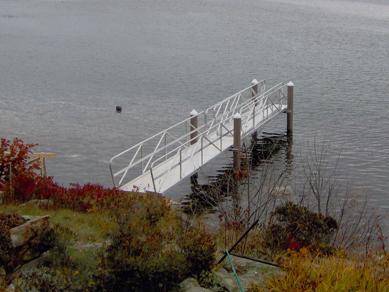 Aluminum pier and gangway